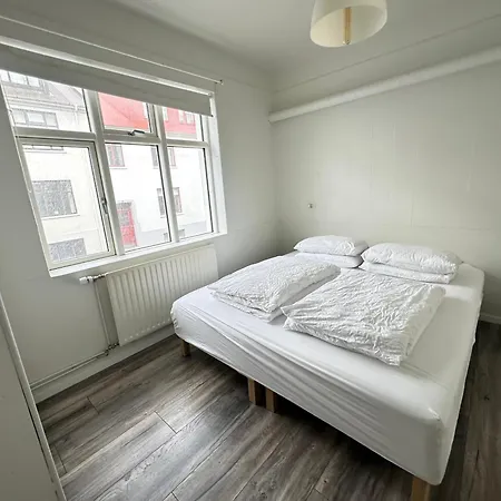 Njalsgata 80, Downtown - Birta